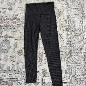 Hatch Black and Gray Houndstooth Leggings